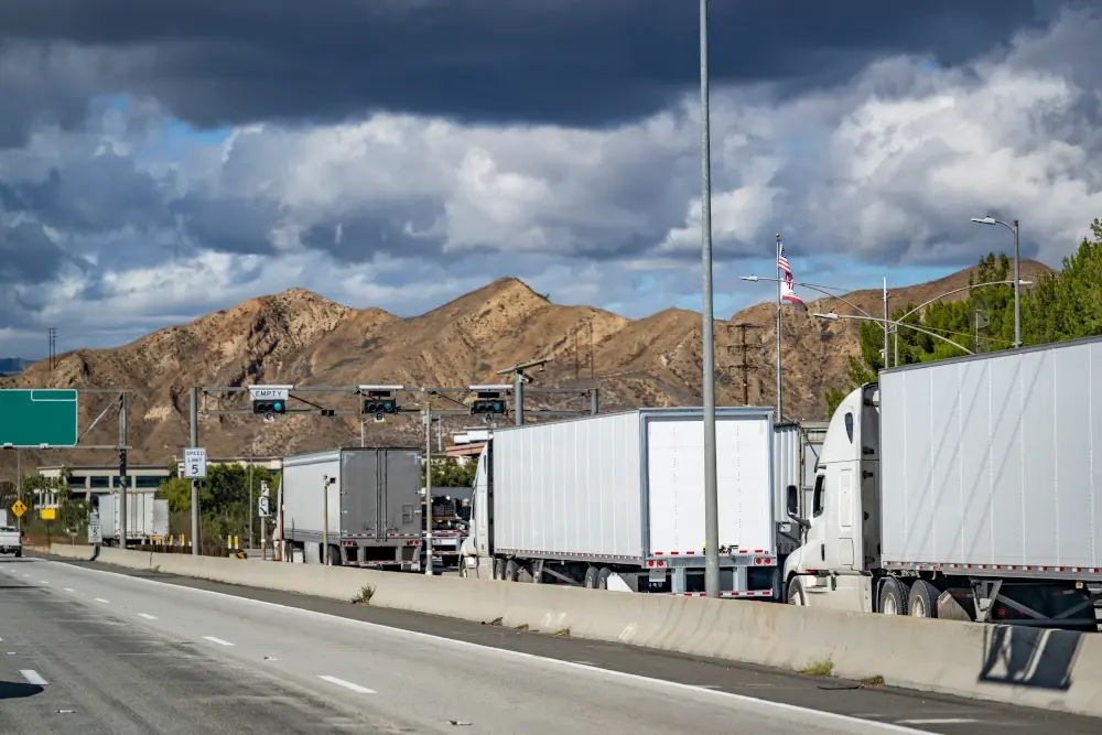 trucks_in_line